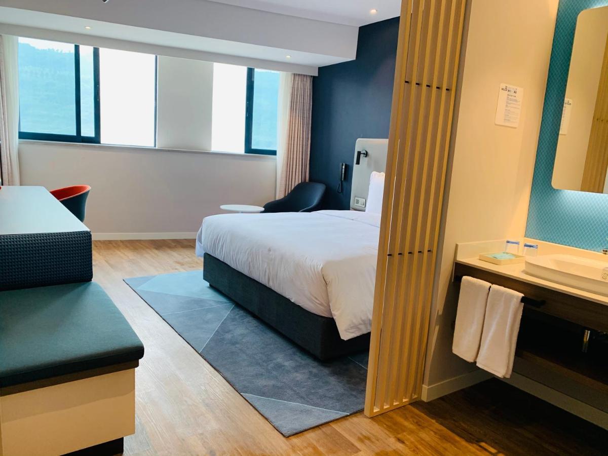 Holiday Inn Express Chongqing Airport Zone By Ihg Exteriér fotografie